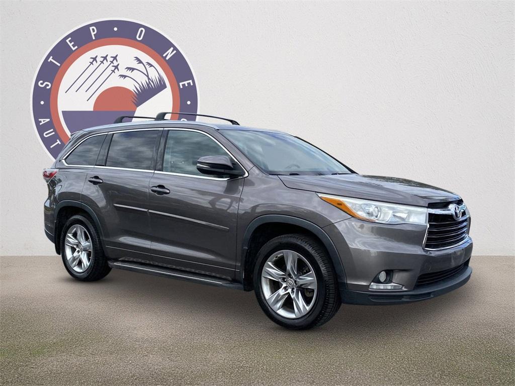 used 2014 Toyota Highlander car, priced at $11,552