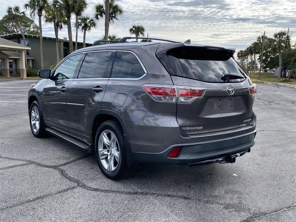 used 2014 Toyota Highlander car, priced at $11,552