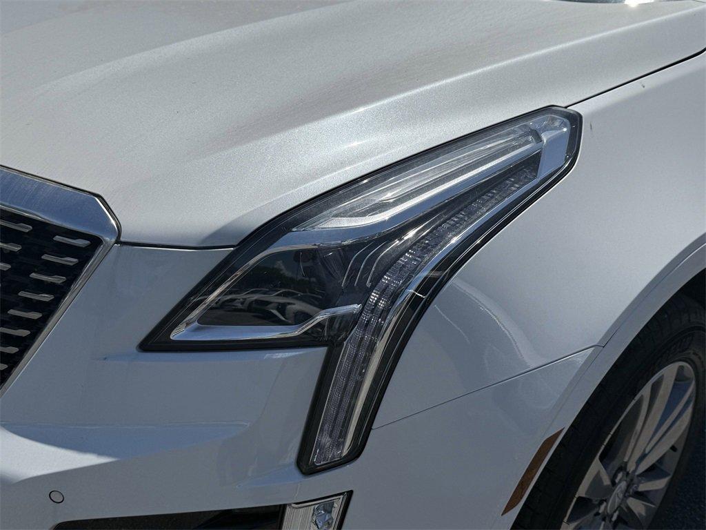 new 2025 Cadillac XT5 car, priced at $55,490