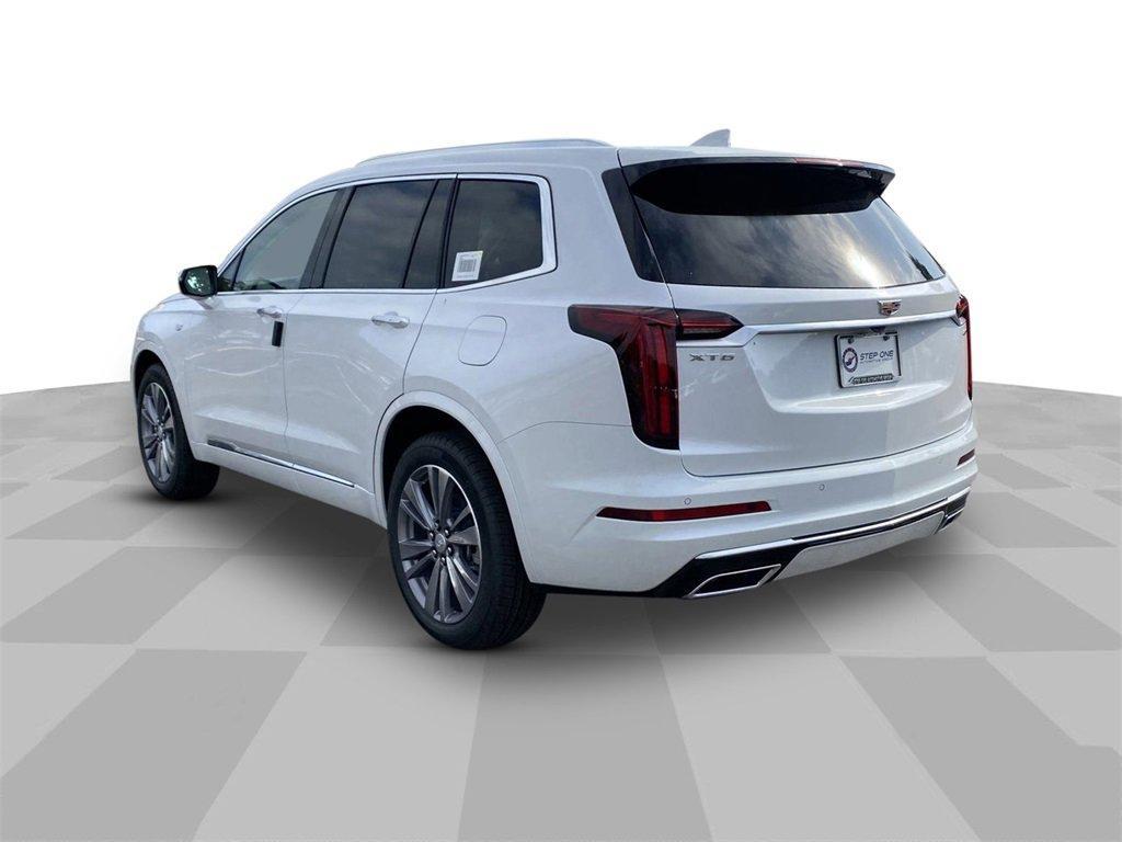 new 2025 Cadillac XT6 car, priced at $56,015