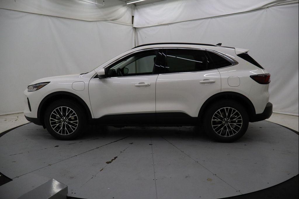 new 2025 Ford Escape PHEV car, priced at $31,301