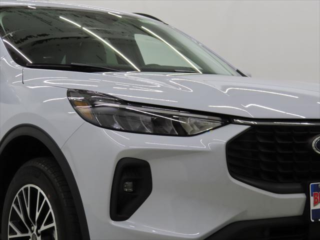 new 2025 Ford Escape PHEV car, priced at $33,304