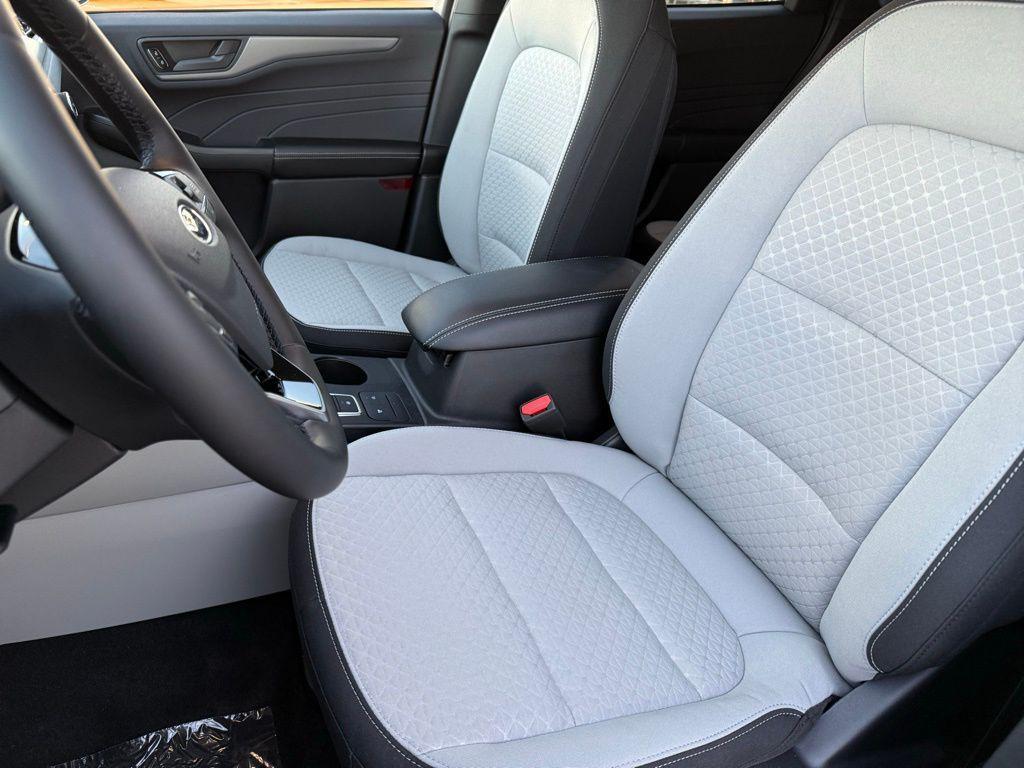 new 2024 Ford Escape car, priced at $25,555