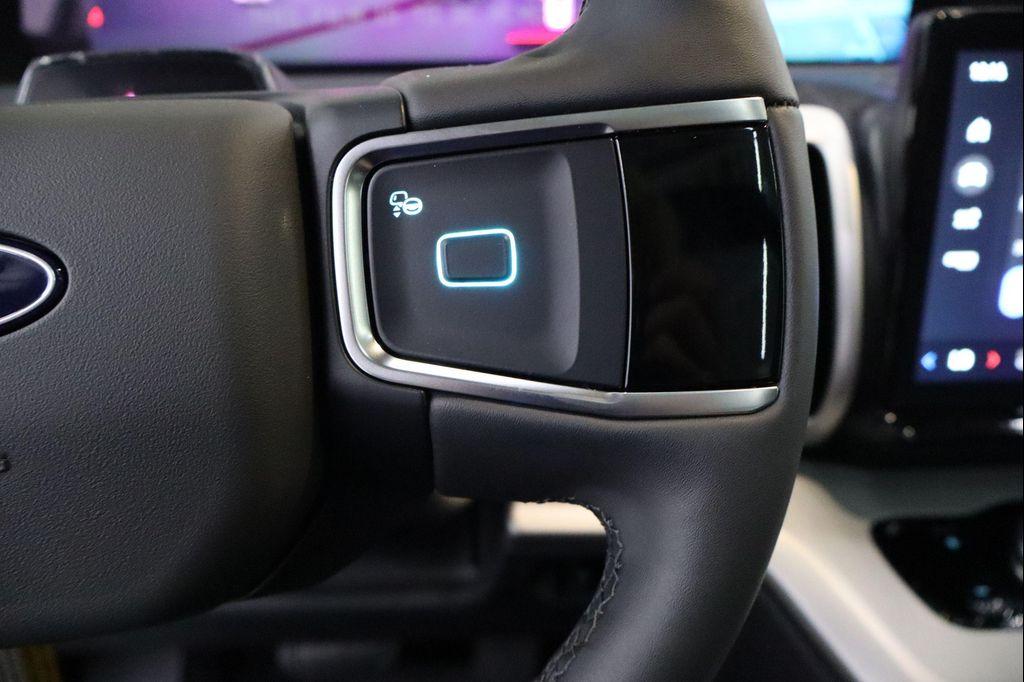 new 2025 Ford Expedition car, priced at $61,389