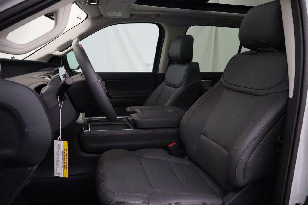 new 2025 Ford Expedition car, priced at $61,389