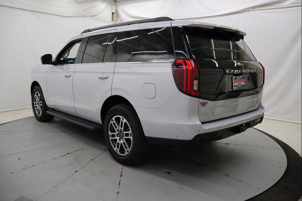 new 2025 Ford Expedition car, priced at $61,389