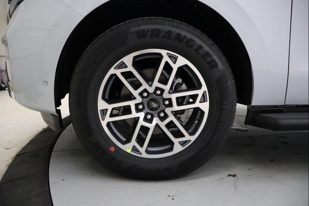 new 2025 Ford Expedition car, priced at $61,389