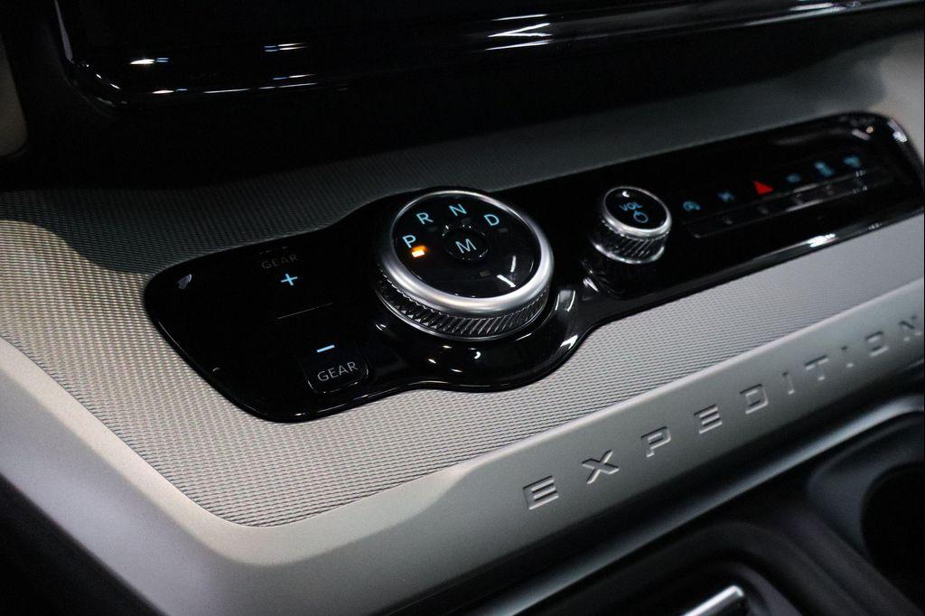 new 2025 Ford Expedition car, priced at $61,389