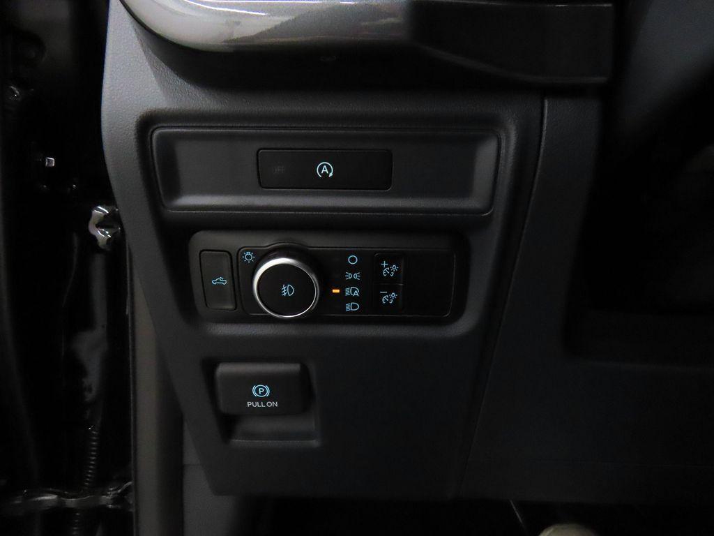 new 2025 Ford F-150 car, priced at $43,082