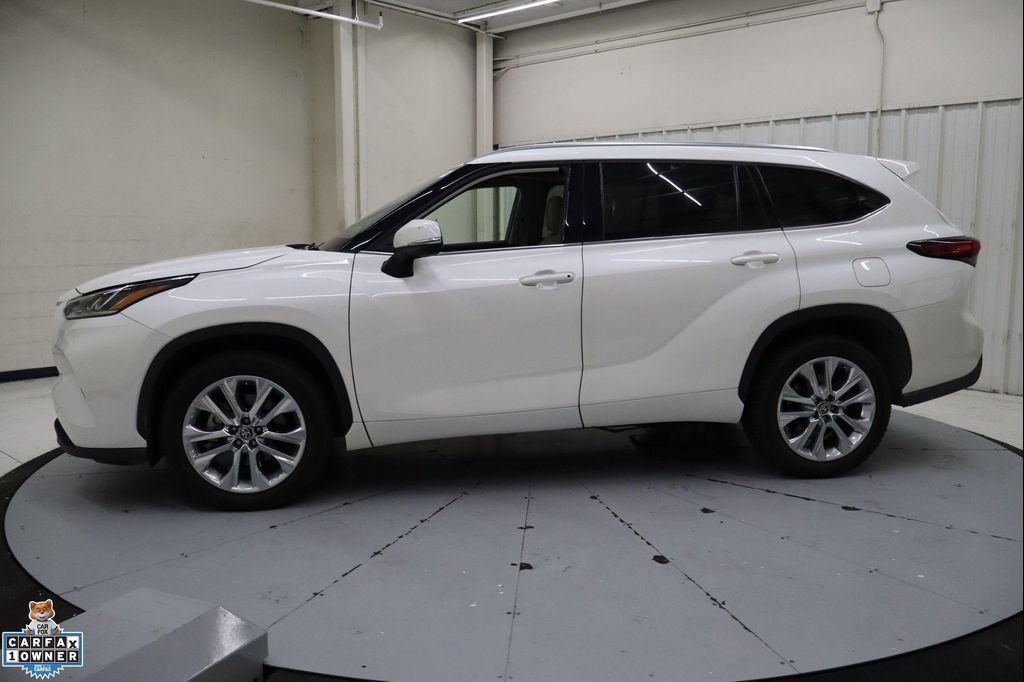 used 2021 Toyota Highlander car, priced at $34,000