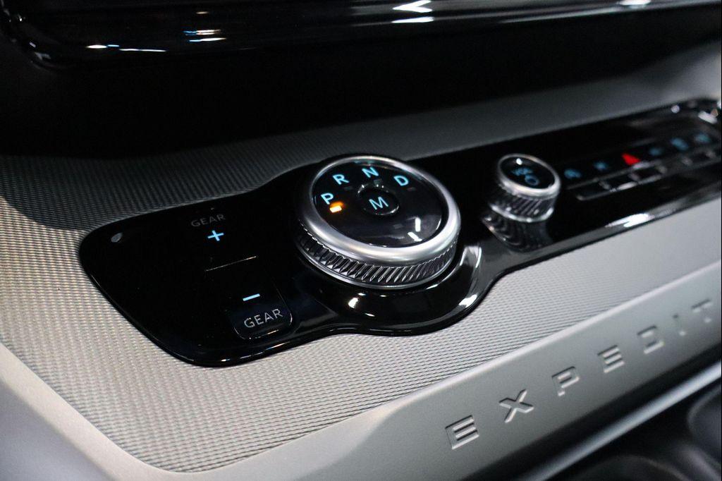 new 2025 Ford Expedition Max car, priced at $66,717