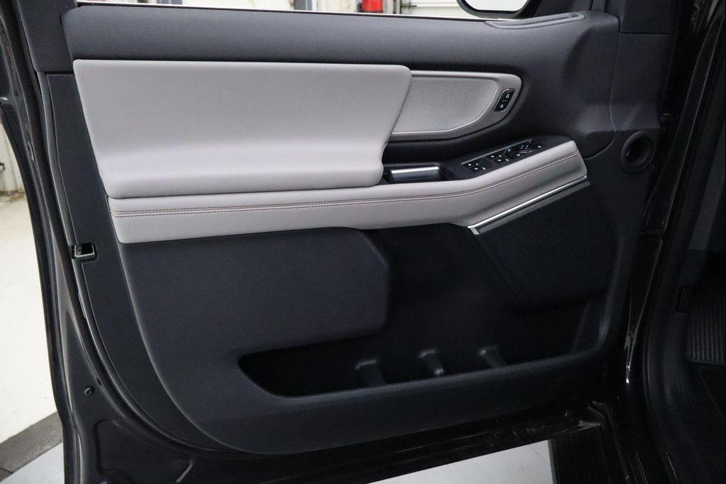 new 2025 Ford Expedition Max car, priced at $66,717