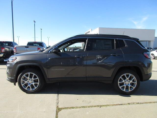 new 2024 Jeep Compass car, priced at $29,999