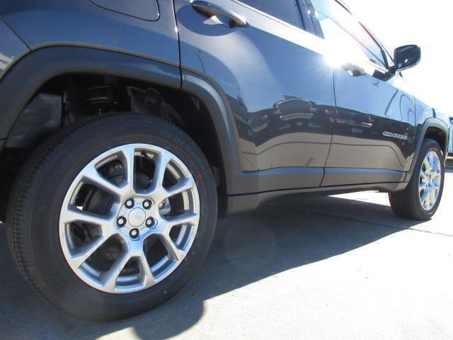 new 2024 Jeep Compass car, priced at $29,999