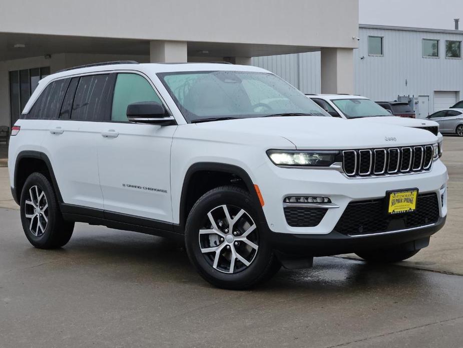 new 2025 Jeep Grand Cherokee car, priced at $50,999