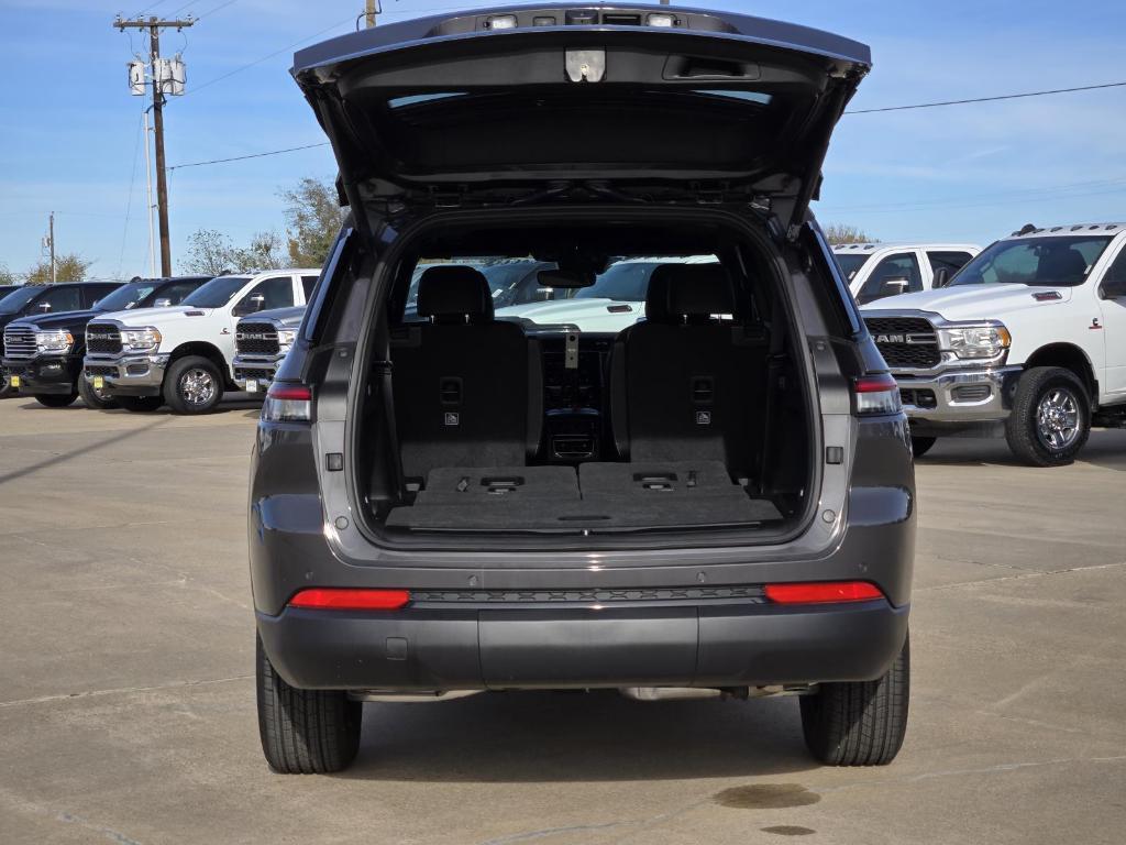 new 2025 Jeep Grand Cherokee L car, priced at $43,999