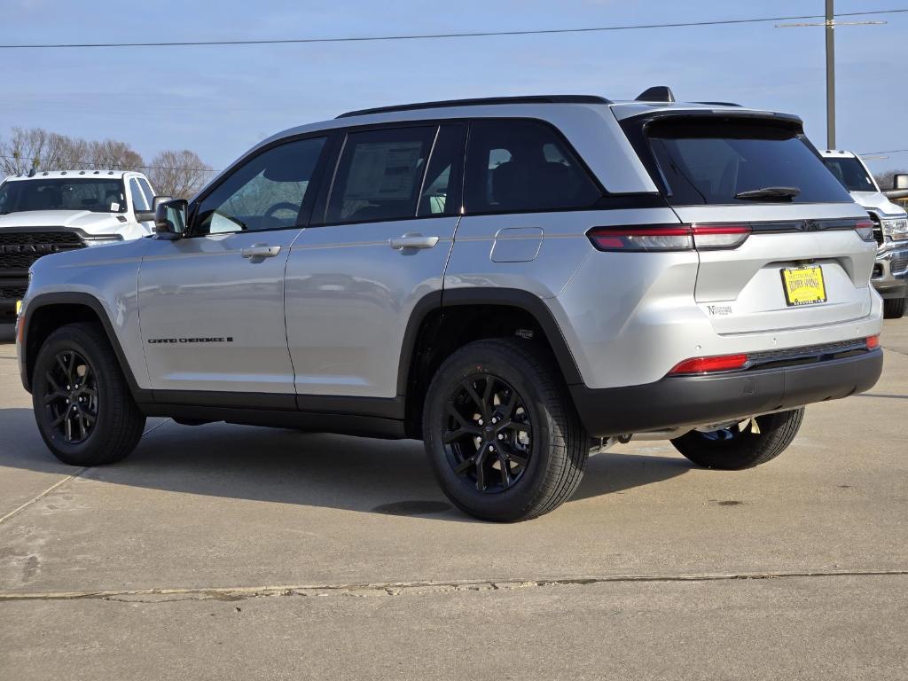 new 2025 Jeep Grand Cherokee car, priced at $40,499