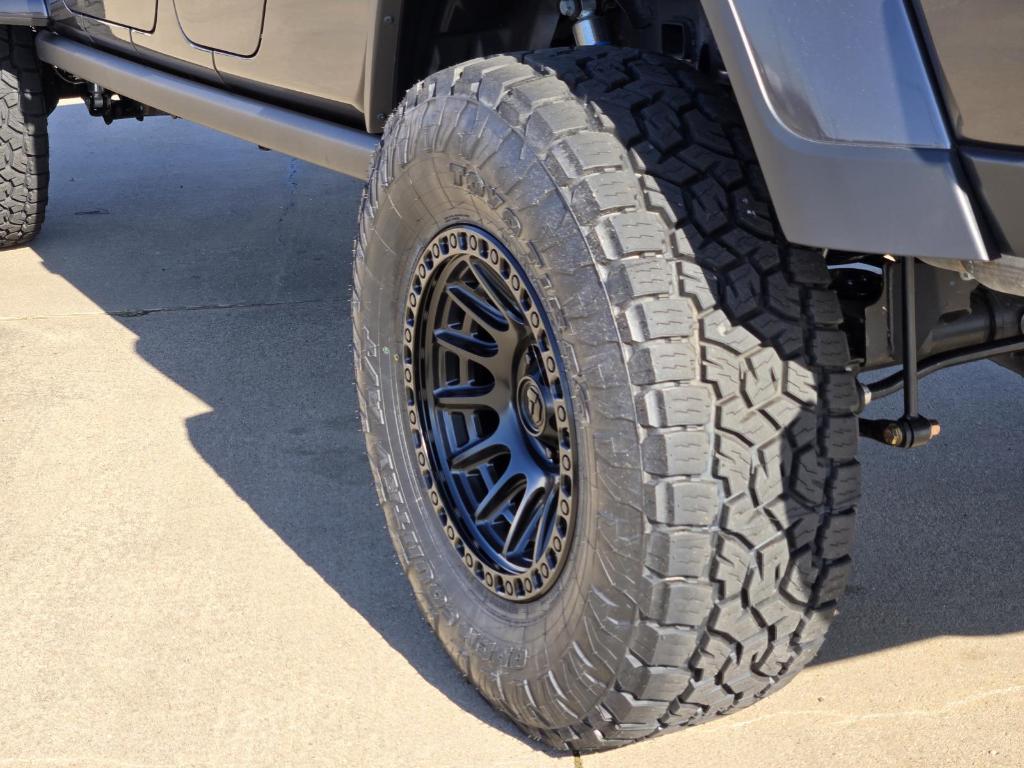 new 2023 Jeep Gladiator car, priced at $55,999