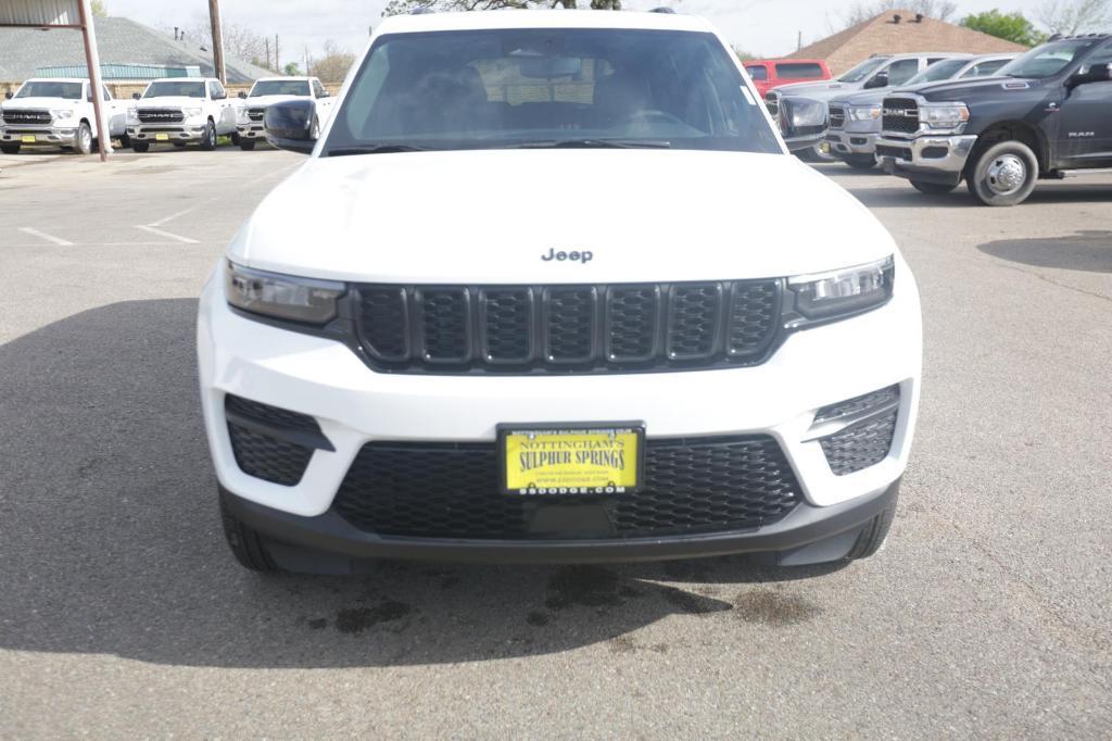 new 2024 Jeep Grand Cherokee car, priced at $43,999