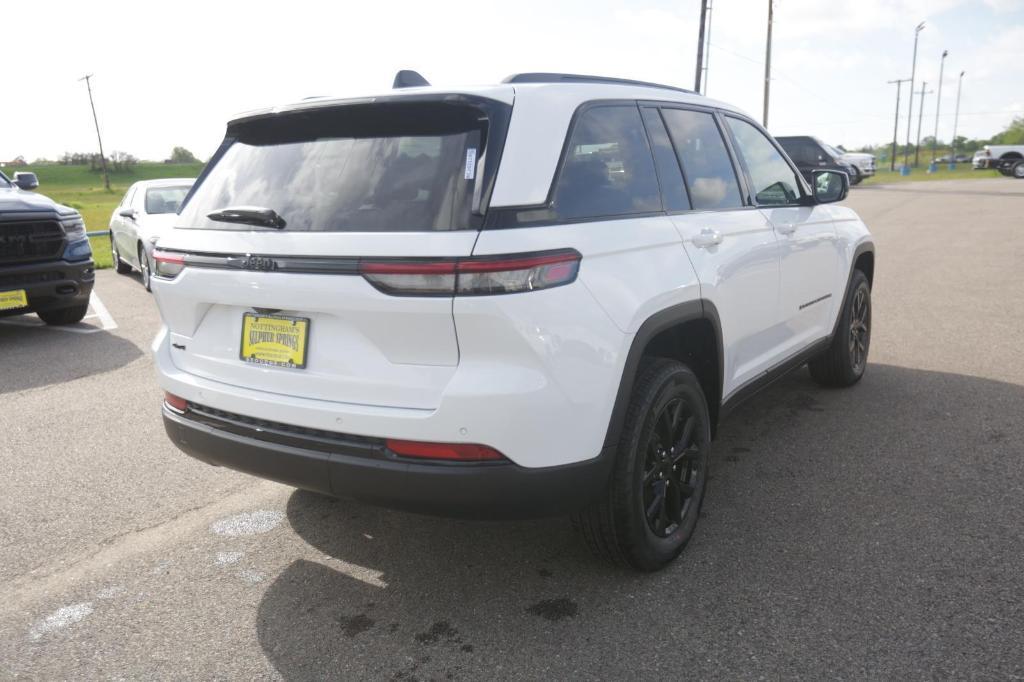 new 2024 Jeep Grand Cherokee car, priced at $43,999