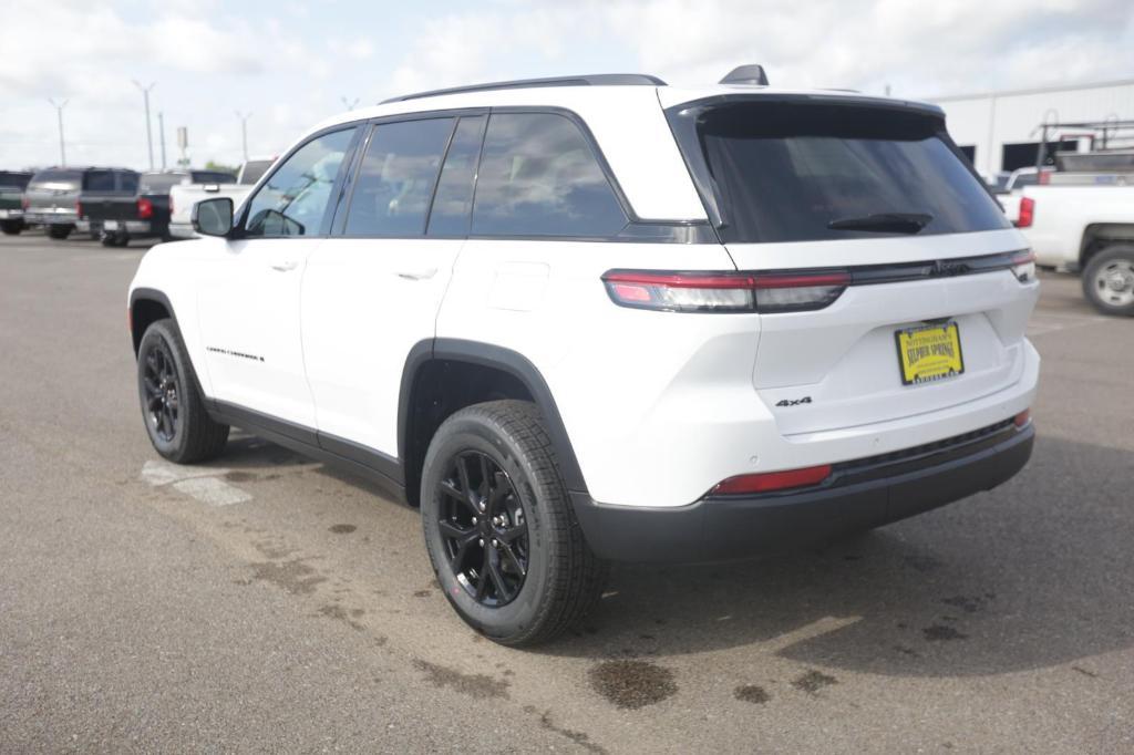 new 2024 Jeep Grand Cherokee car, priced at $43,999