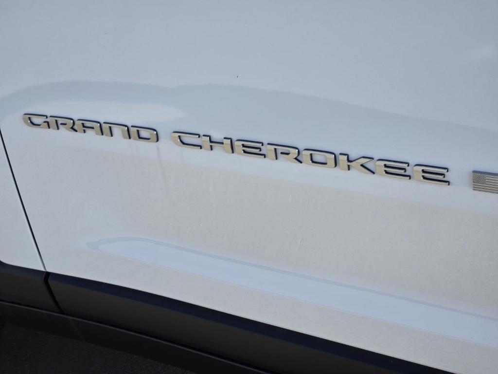 new 2025 Jeep Grand Cherokee L car, priced at $39,999