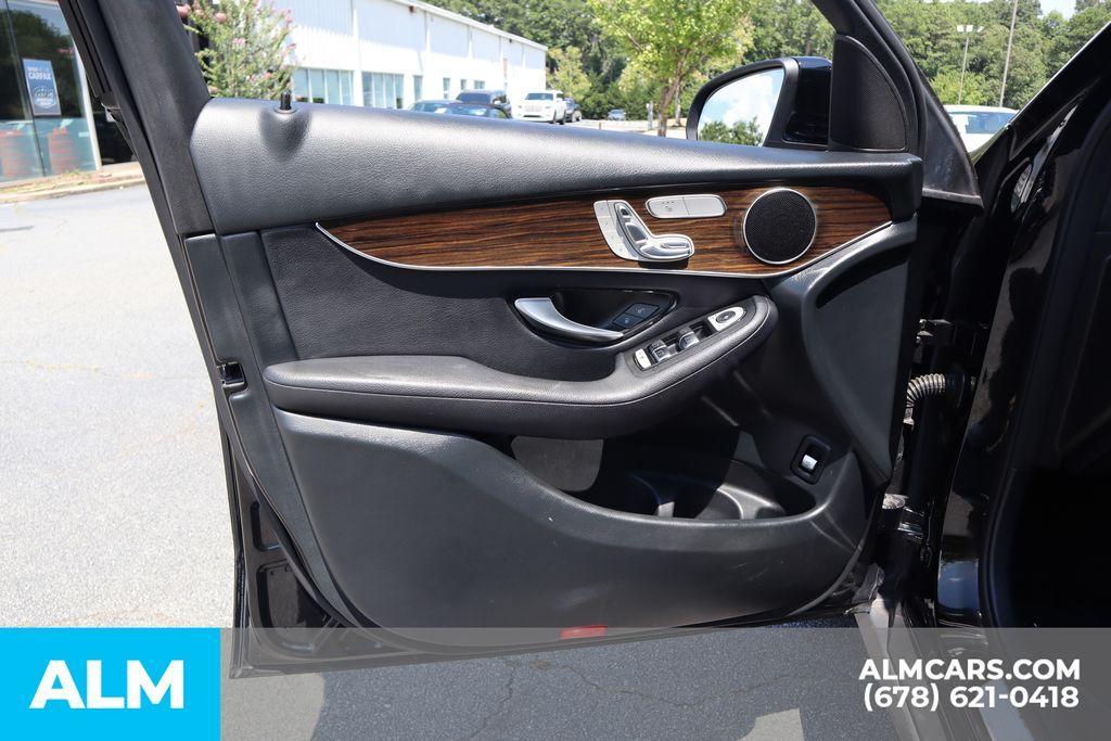 used 2020 Mercedes-Benz GLC 300 car