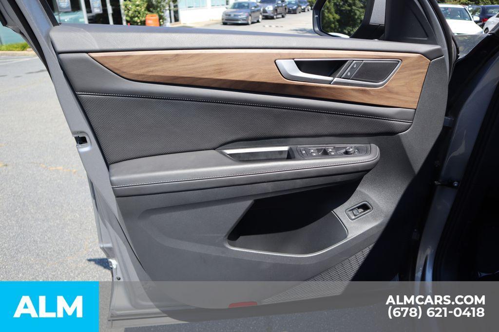 used 2025 Volkswagen Atlas car, priced at $34,920