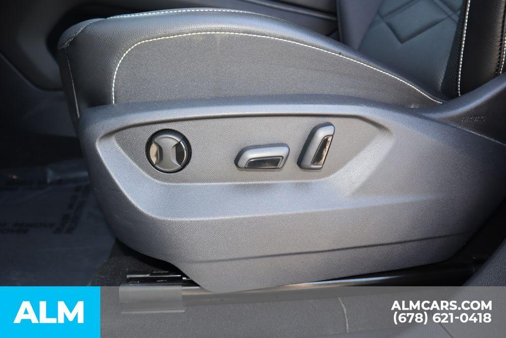 used 2025 Volkswagen Atlas car, priced at $34,920