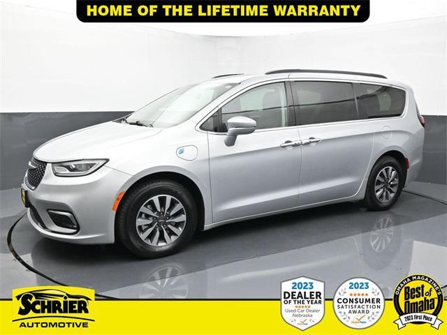 used 2022 Chrysler Pacifica Hybrid car, priced at $25,988