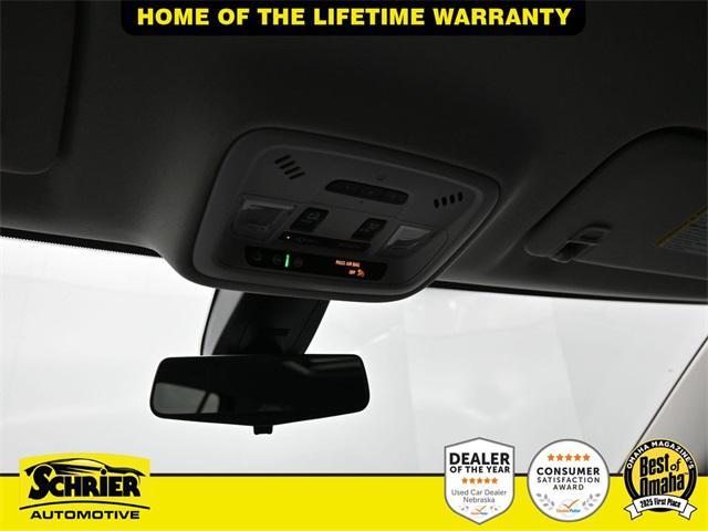 used 2020 Chevrolet Traverse car, priced at $28,908