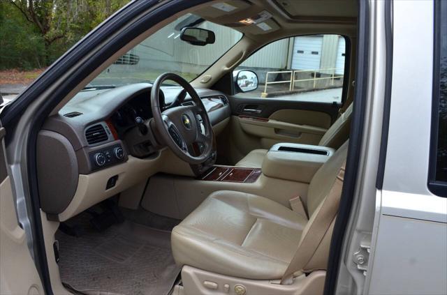 used 2013 Chevrolet Suburban car, priced at $9,500