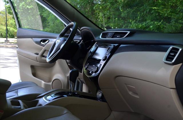 used 2016 Nissan Rogue car, priced at $11,500