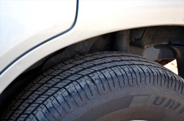 used 2006 Ford Escape car, priced at $5,500