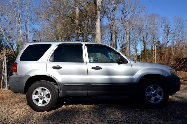 used 2006 Ford Escape car, priced at $5,500