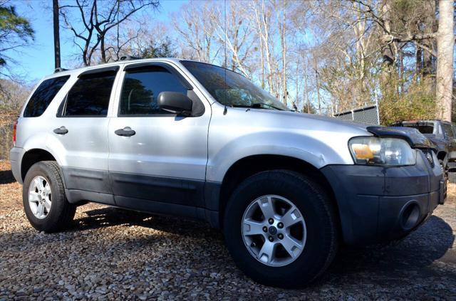 used 2006 Ford Escape car, priced at $5,500