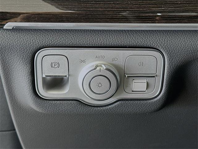 new 2025 Mercedes-Benz GLS 450 car, priced at $92,275