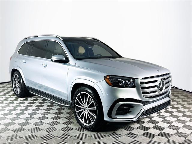 new 2025 Mercedes-Benz GLS 580 car, priced at $121,125