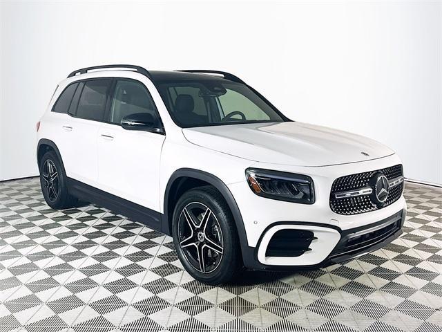 new 2024 Mercedes-Benz GLB 250 car, priced at $54,080