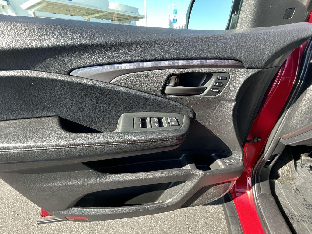 used 2022 Honda Passport car, priced at $33,185