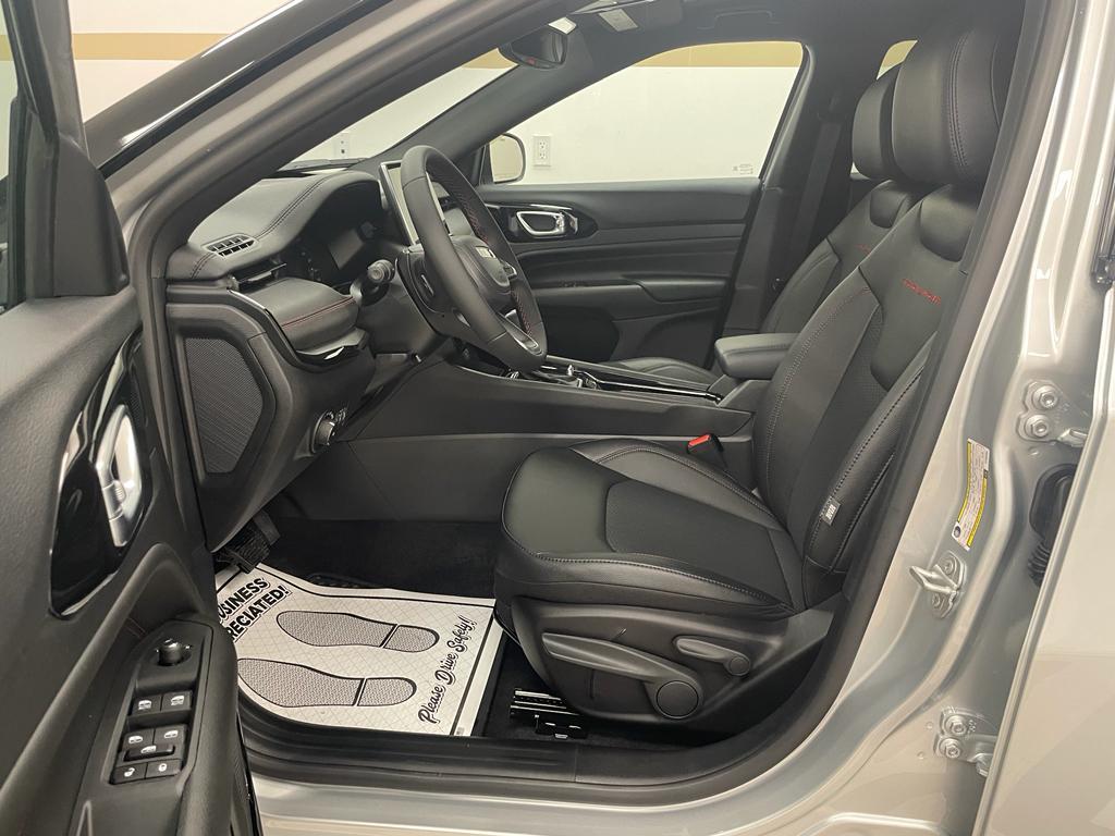 new 2025 Jeep Compass car, priced at $34,985