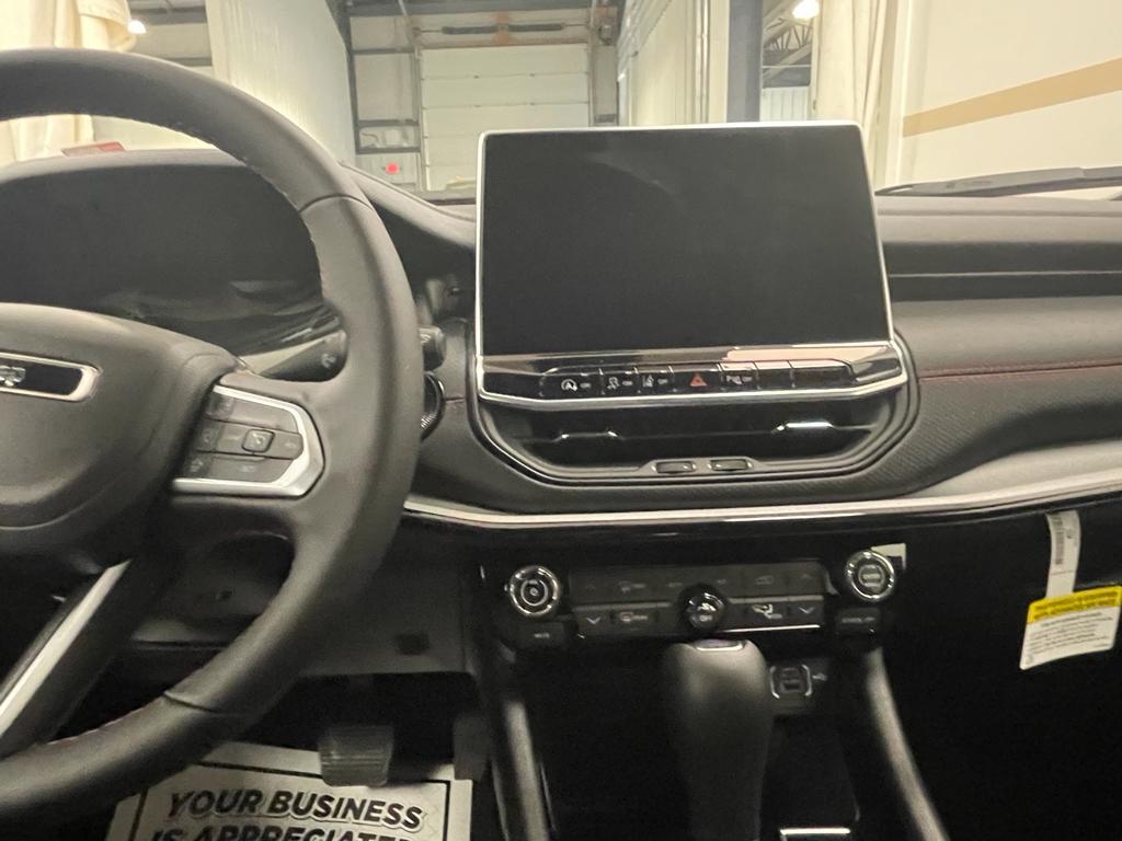 new 2025 Jeep Compass car, priced at $34,985