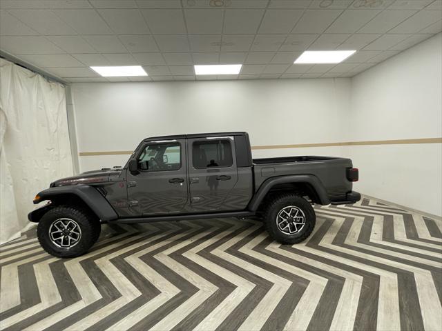 new 2025 Jeep Gladiator car, priced at $49,679
