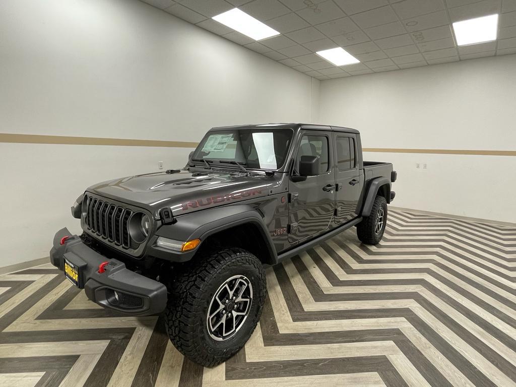 new 2025 Jeep Gladiator car, priced at $50,004