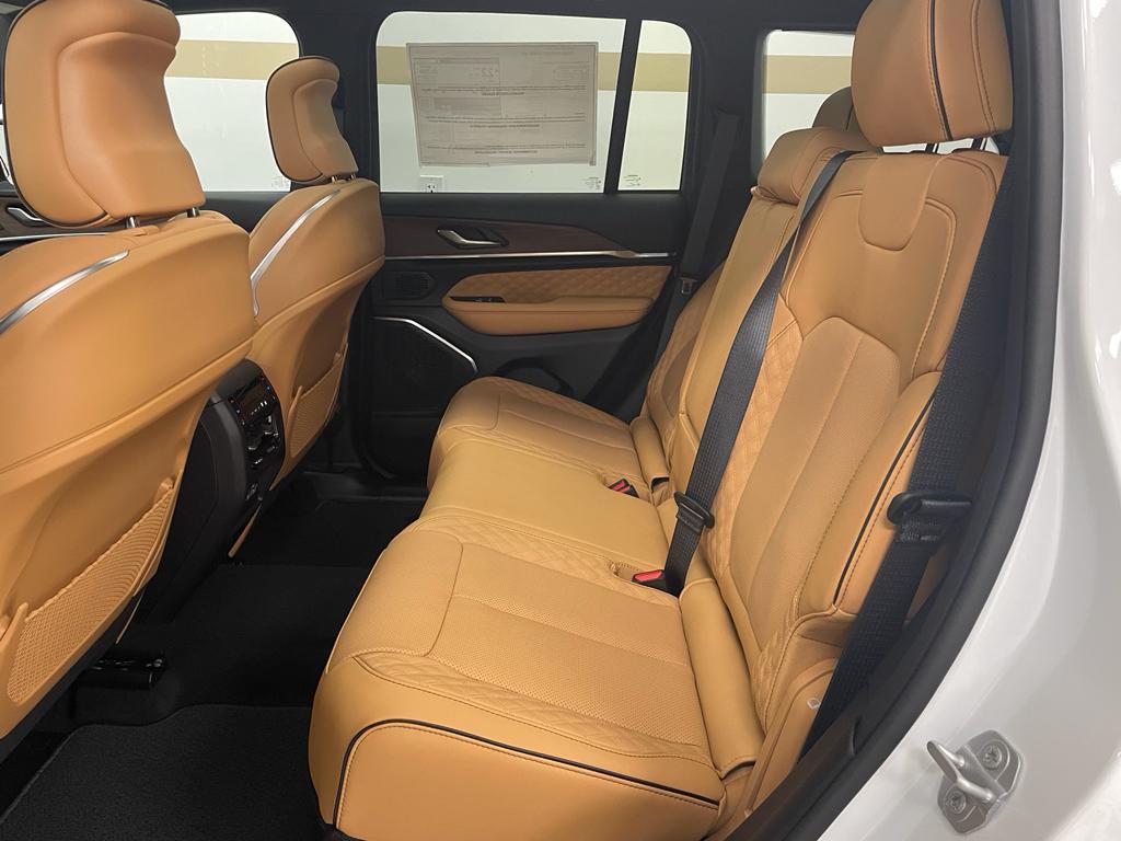 new 2025 Jeep Grand Cherokee car, priced at $57,723