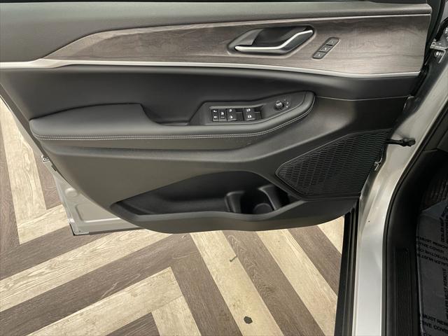 new 2025 Jeep Grand Cherokee L car, priced at $51,847