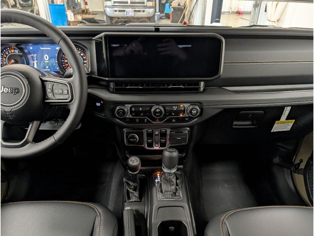 new 2025 Jeep Gladiator car, priced at $46,478