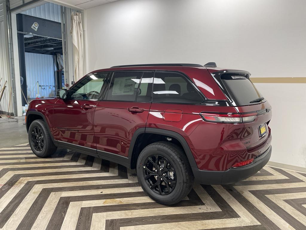 new 2025 Jeep Grand Cherokee car, priced at $47,725