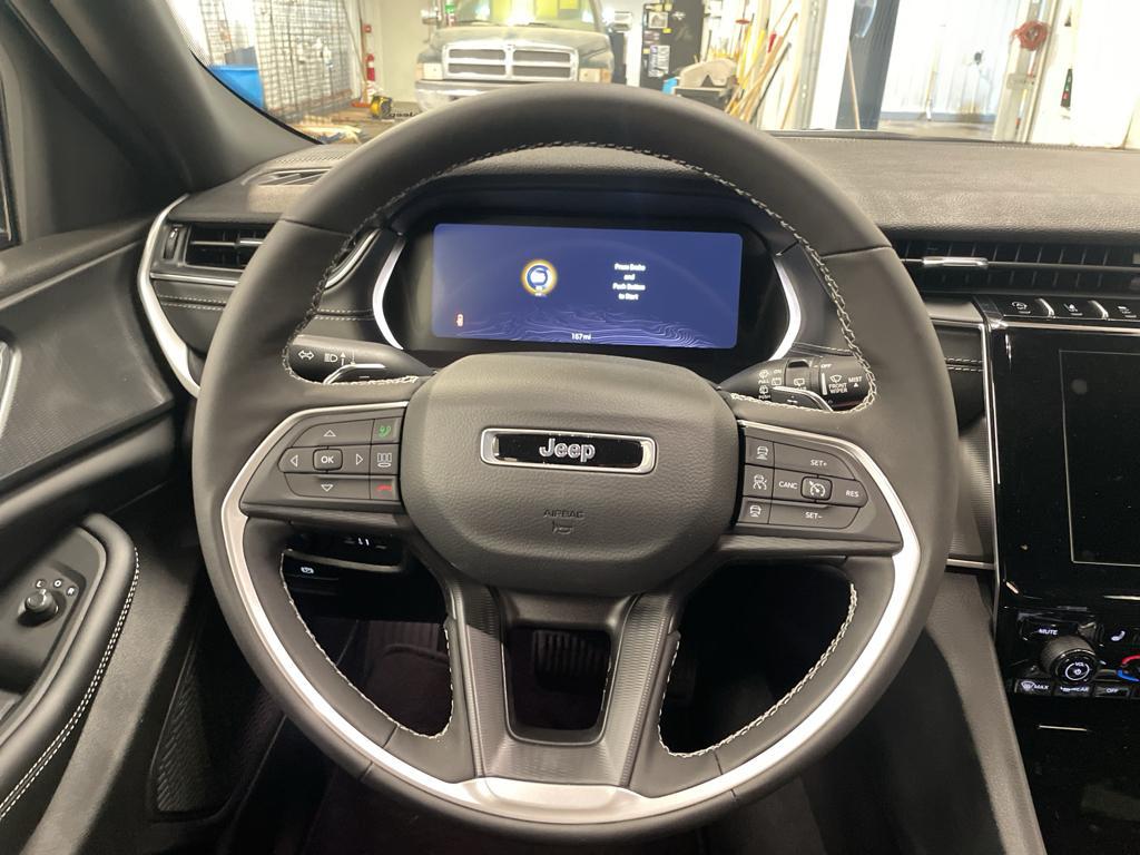 new 2025 Jeep Grand Cherokee car, priced at $47,725