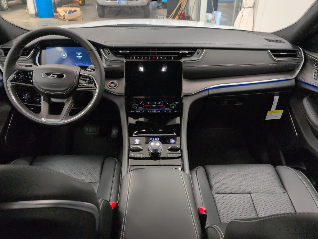 new 2025 Jeep Grand Cherokee car, priced at $59,212